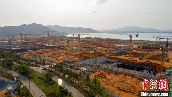 图为航拍海南陵水国际教育创新试验区。（资料图）&nbsp;李天平 摄