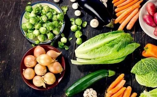 注意!这5种食物是“失眠帮凶”~但这3种是“助眠高手”,睡不好的不妨多吃