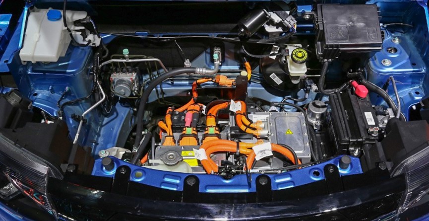 又一款纯电代步车上市,能上高速能走烂路,5门4座卖4万多