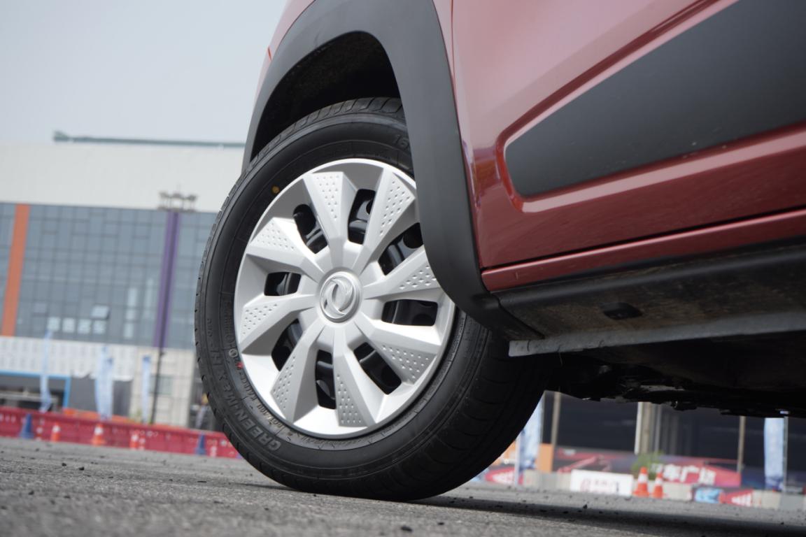 又一款纯电代步车上市,能上高速能走烂路,5门4座卖4万多