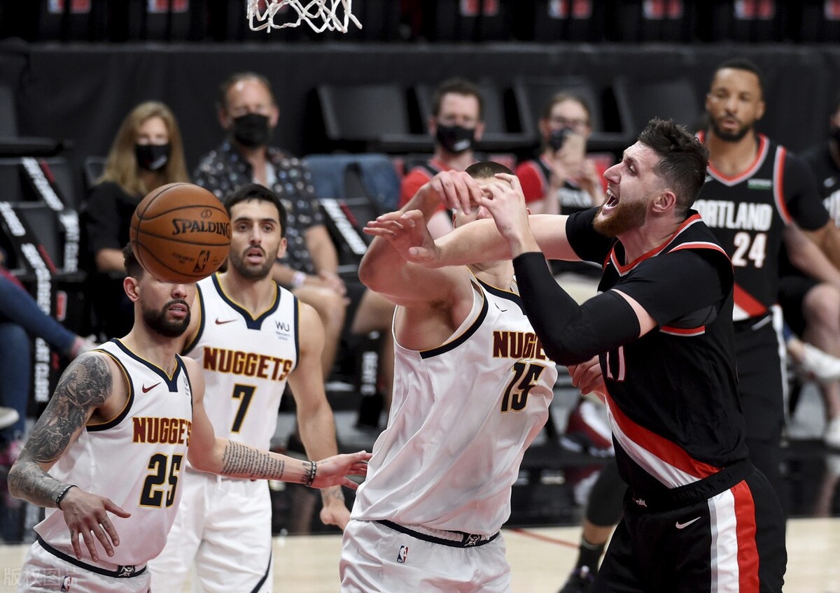 利拉德10中1,开拓者找到取胜之匙!雄鹿横扫热火,浓眉意外受伤