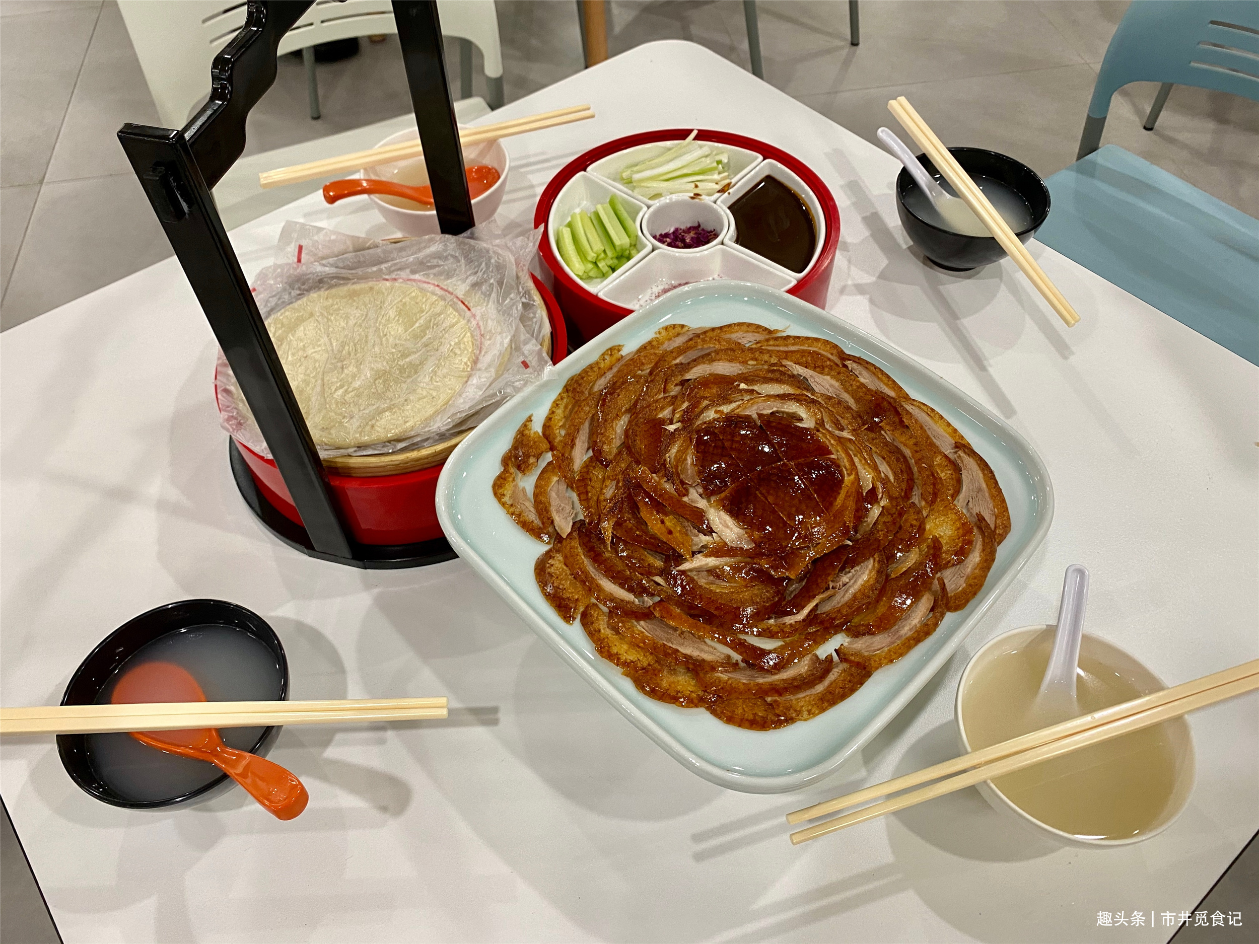 复旦大学的食堂有多实惠,粥3角,东坡肉3块2,上好大学太值了