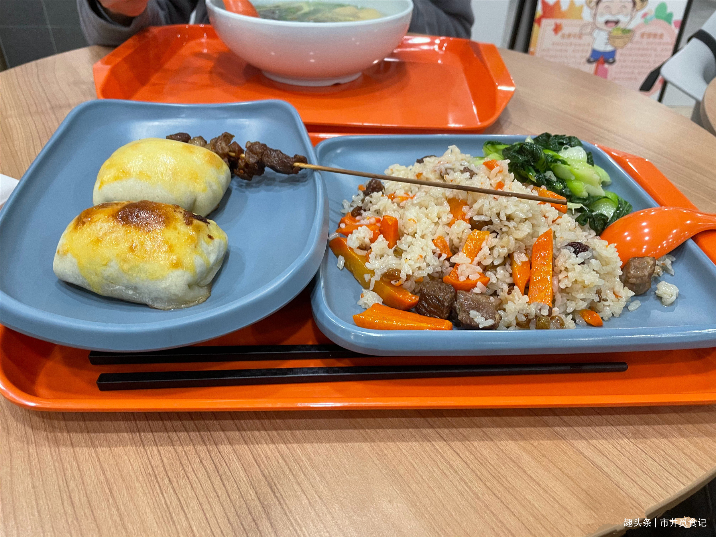 复旦大学的食堂有多实惠,粥3角,东坡肉3块2,上好大学太值了