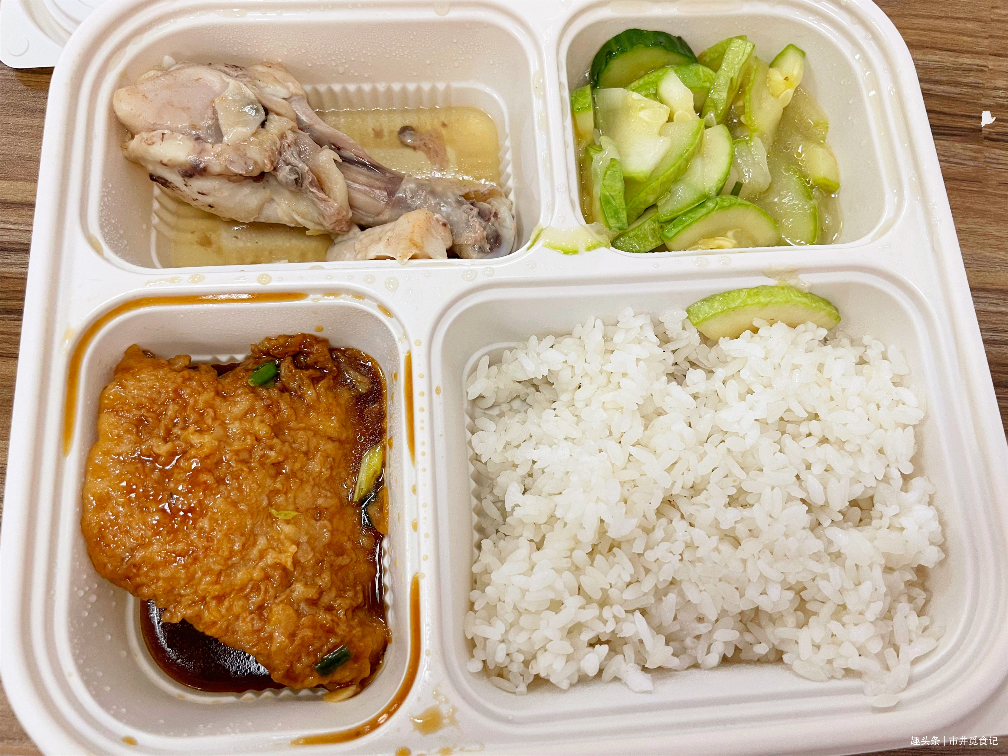 复旦大学的食堂有多实惠,粥3角,东坡肉3块2,上好大学太值了