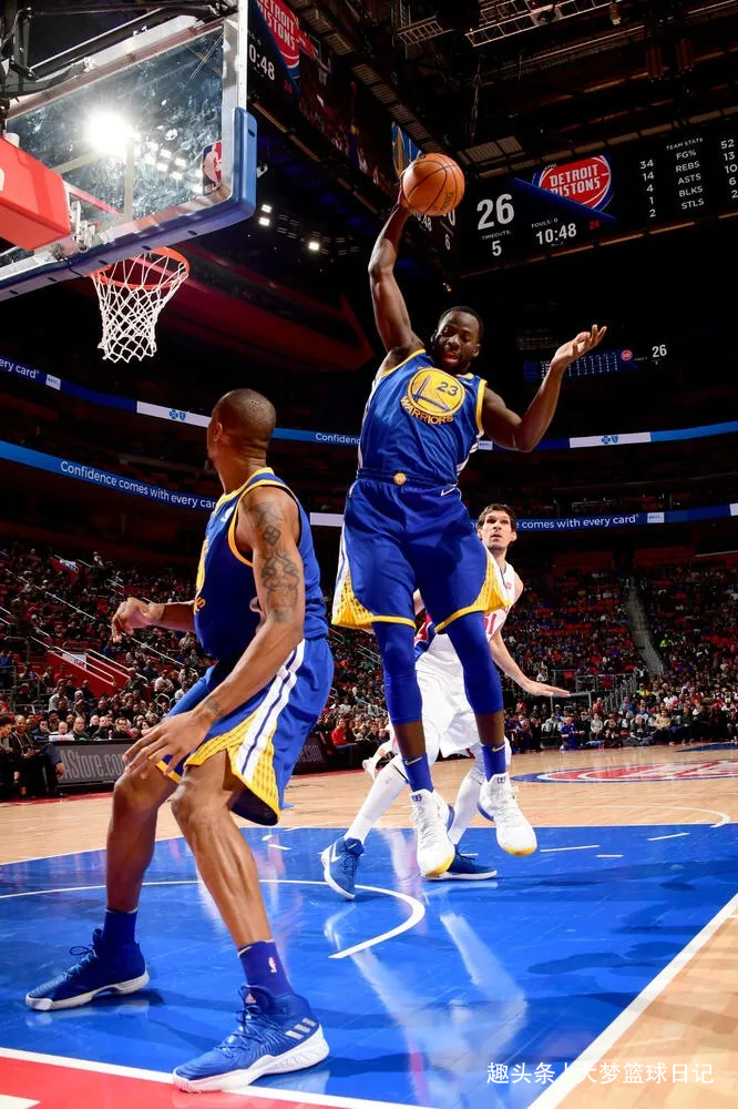 自成模版的男人|追梦格林2分12篮板19助攻的奇葩数据