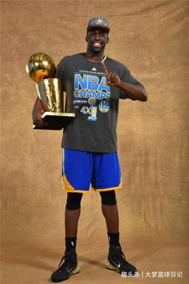 自成模版的男人|追梦格林2分12篮板19助攻的奇葩数据